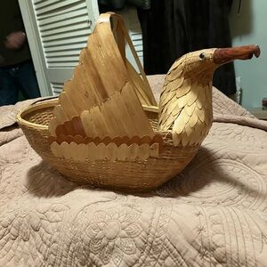Vintage Handcrafted Woven Wicker Seagull/Duck Basket